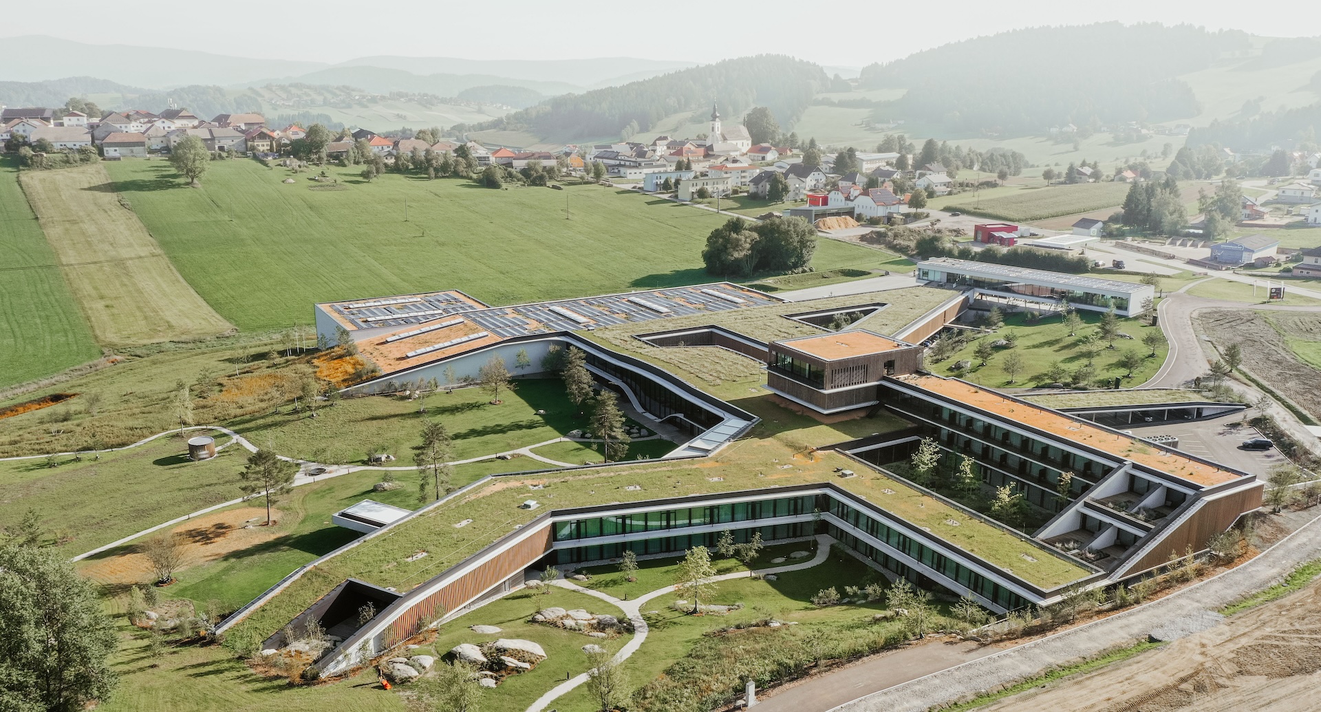 letecký pohled na Loxone Campus