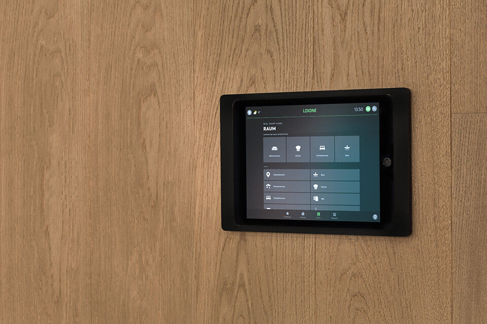 Soporte de pared para iPad by Loxone Smart Home - ESES Loxone